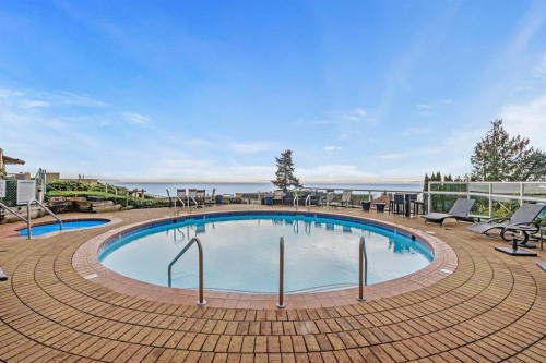 102-15025 Victoria Avenue  White Rock, BC V4B 1G2