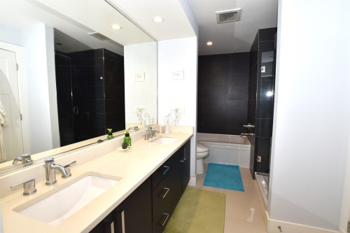 15-14877 60 Avenue, Surrey, BC 