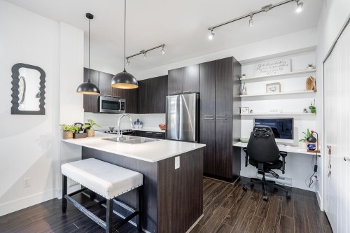 102-19433 68 Avenue, Surrey, BC 