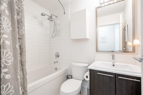 102-19433 68 Avenue, Surrey, BC 