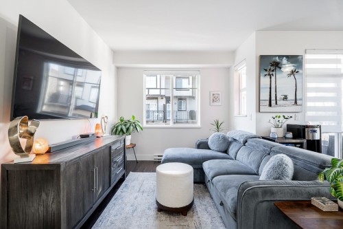 102-19433 68 Avenue, Surrey, BC 