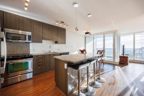 3708-13325 102A Avenue, Surrey, BC 