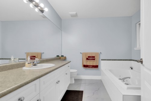 18239 68 Avenue, Surrey, BC 