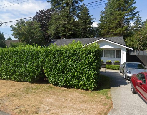 1561 Chestnut Street  White Rock, BC V4B 3H1
