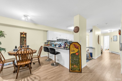 204-15233 Pacific Avenue, White Rock, BC 