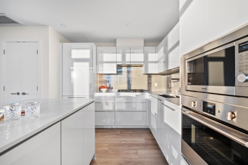 3102-10428 Whalley Boulevard, Surrey, BC 