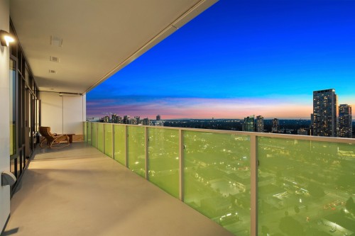 3102-10428 Whalley Boulevard, Surrey, BC 