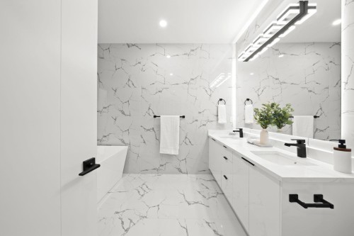 16935 0A Avenue, Surrey, BC 