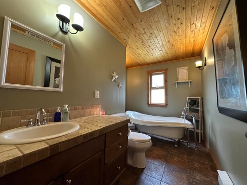 109 Missezula Lake Road, No City Value, BC 