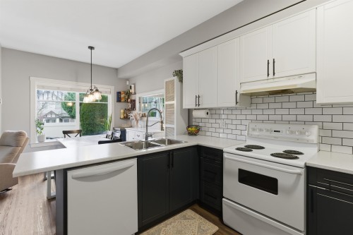 75-18221 68 Avenue, Surrey, BC 