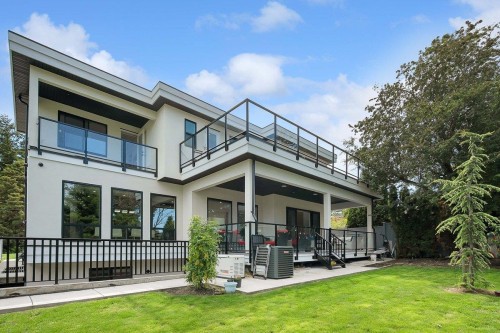 15671 Roper Avenue, White Rock, BC 