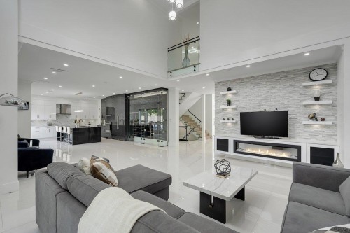 15671 Roper Avenue, White Rock, BC 