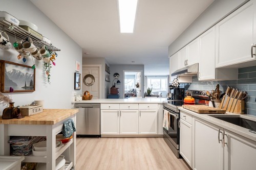 209-15233 Pacific Avenue, White Rock, BC 