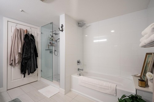 209-15233 Pacific Avenue, White Rock, BC 