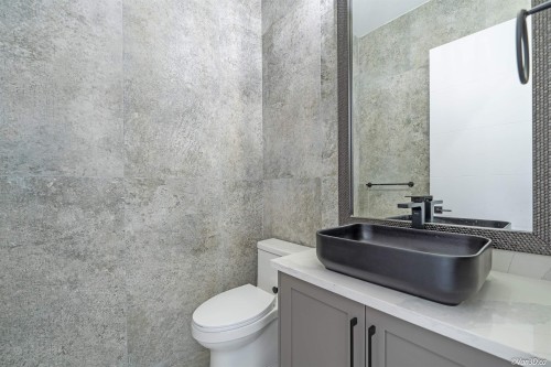 19774 33 Ave, Langley, BC 