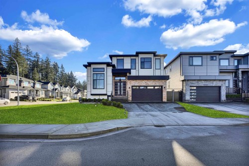 19774 33 Ave, Langley, BC 