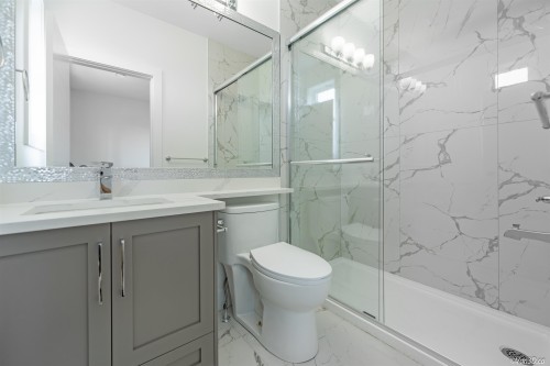 19774 33 Ave, Langley, BC 