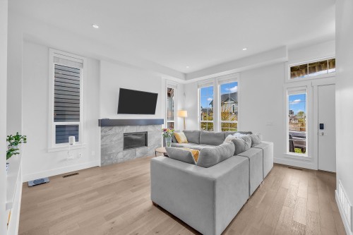 16549 21 Avenue, Surrey, BC 