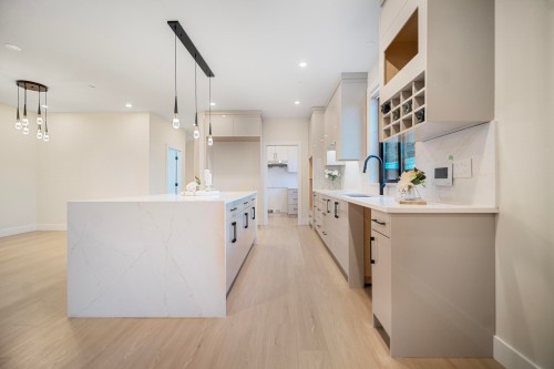 14204 North Bluff Road, White Rock, BC 