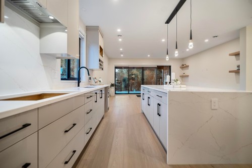 14204 North Bluff Road, White Rock, BC 