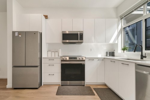 99-15235 Sitka Drive, Surrey, BC 