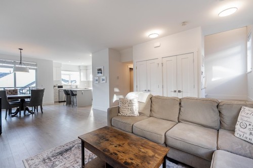 89-2070 Oak Meadows Drive, Surrey, BC 