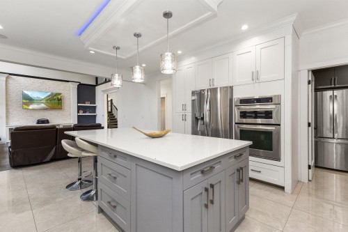 2018 Vinewood Street, Abbotsford, BC 