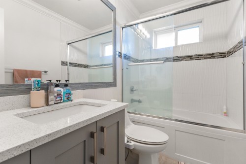 2018 Vinewood Street, Abbotsford, BC 