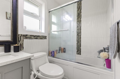 2018 Vinewood Street, Abbotsford, BC 