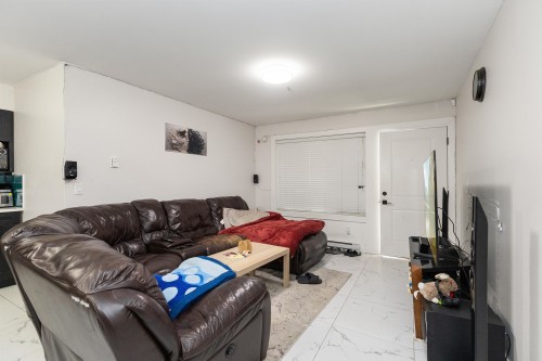 2018 Vinewood Street, Abbotsford, BC 