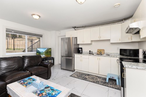 2018 Vinewood Street, Abbotsford, BC 