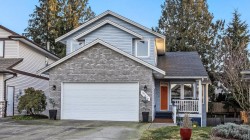 32976 Hawthorne Avenue  Mission, BC V2V 7C3