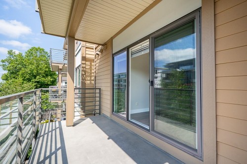 302-5811 177B Street Street, Surrey, BC 