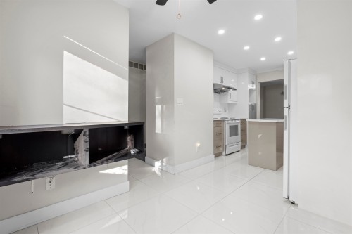 125-8655 King George Boulevard, Surrey, BC 