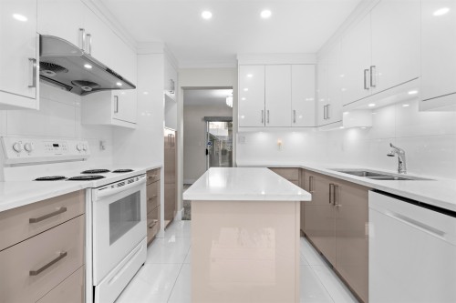 125-8655 King George Boulevard, Surrey, BC 