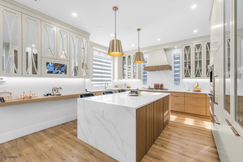 15496 22 Avenue, Surrey, BC 