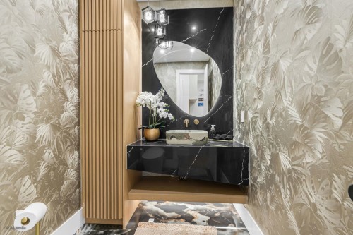 15496 22 Avenue, Surrey, BC 