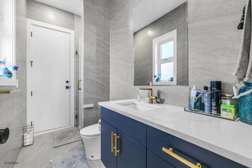 15496 22 Avenue, Surrey, BC 