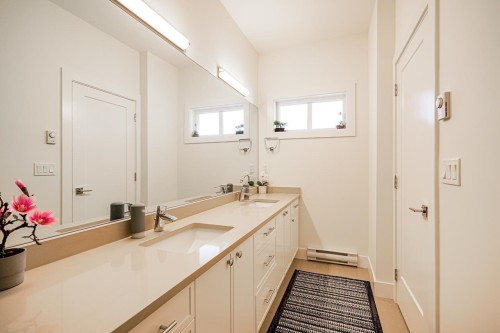 17-5960 142 Street, Surrey, BC 