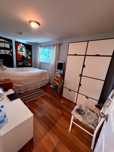 8936 Queen Mary Boulevard, Surrey, BC 