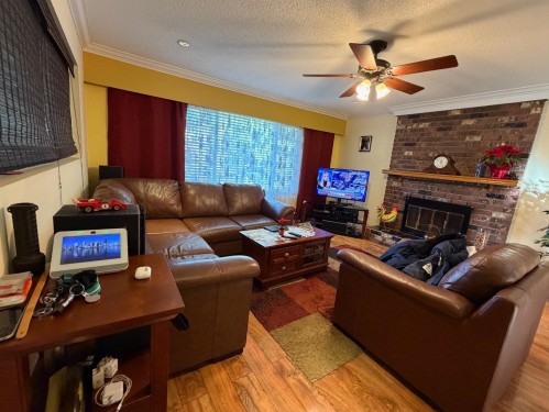 8936 Queen Mary Boulevard, Surrey, BC 