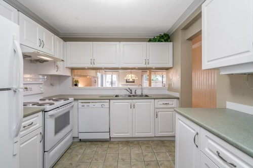 112-15275 19 Avenue, Surrey, BC 