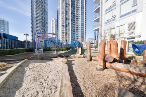 1605-13696 100 Avenue, Surrey, BC 