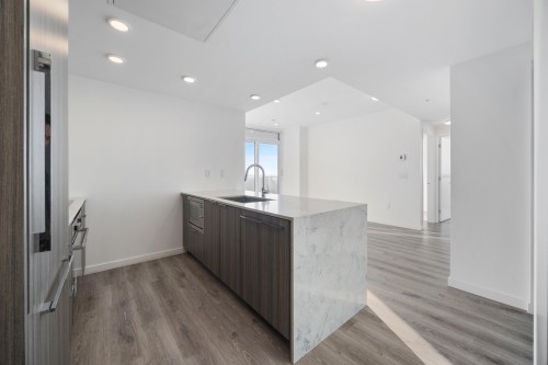 1804-10333 133 Street, Surrey, BC 