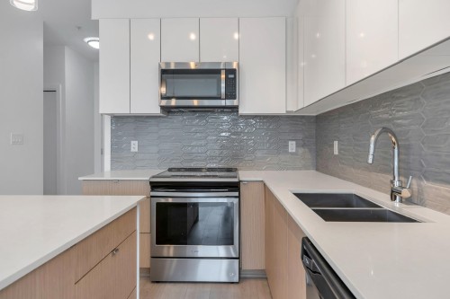 204-19567 64 Avenue, Surrey, BC 