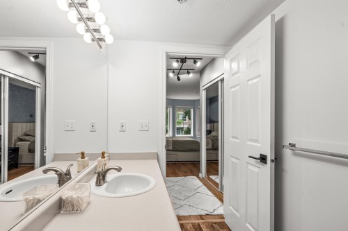 208-20881 56 Avenue, Langley, BC 