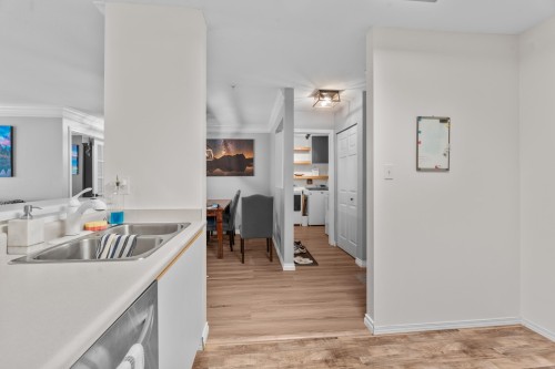 208-20881 56 Avenue, Langley, BC 