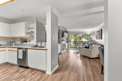 208-20881 56 Avenue, Langley, BC 