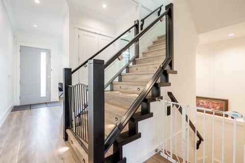 17825 Barnston Drive E, Surrey, BC 