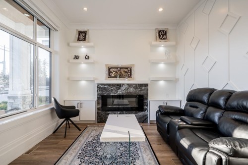 17825 Barnston Drive E, Surrey, BC 